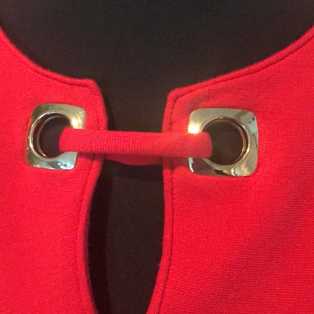 💋 Buy 2 for 15.00  Chico’s Red Keyhole size 0 size small ♥️♥️ - Picture 3 of 14